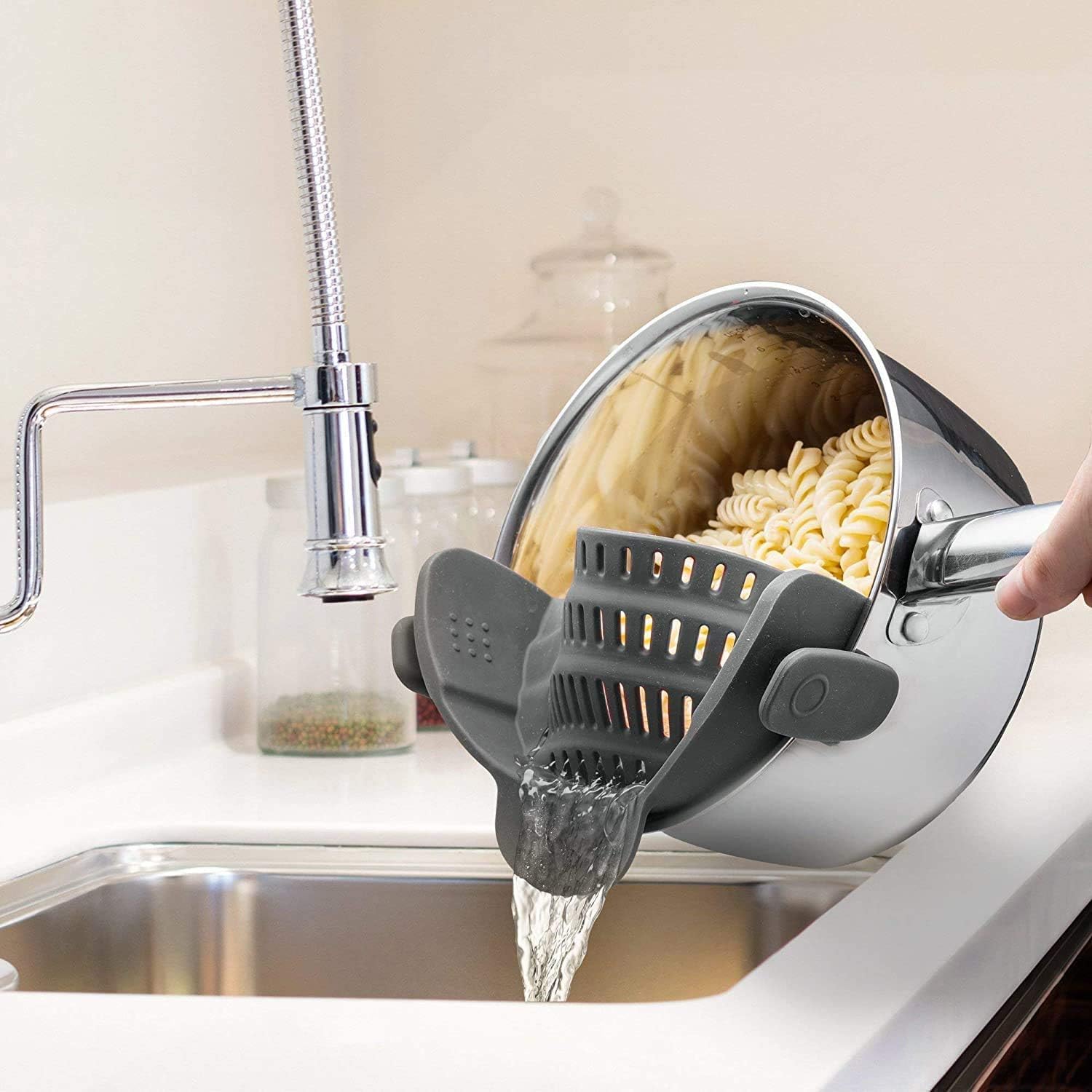 Kitchen Gizmo Snap N' Strain - Silicone Pasta
